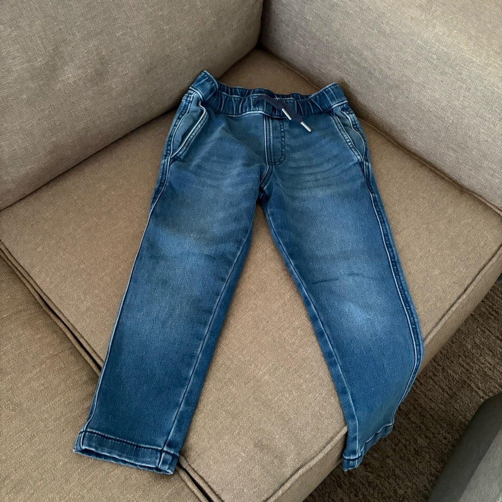 Colorful PlNet Kids Elastic-Waist Blue Denim Jeans Size 5. INV25/503